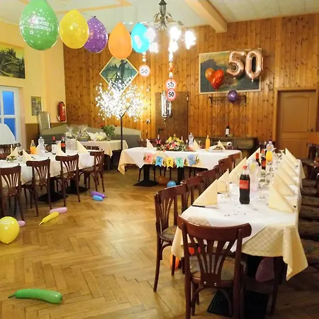 Gaeste Zimmer-ristorante Kochertal Da Enzo * 노이엔슈타트 암 코허
