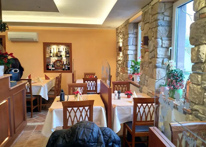 Gaeste Zimmer-ristorante Kochertal Da Enzo Отель типа 